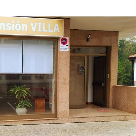 Pension Villa ** 柯米拉斯 外观 照片